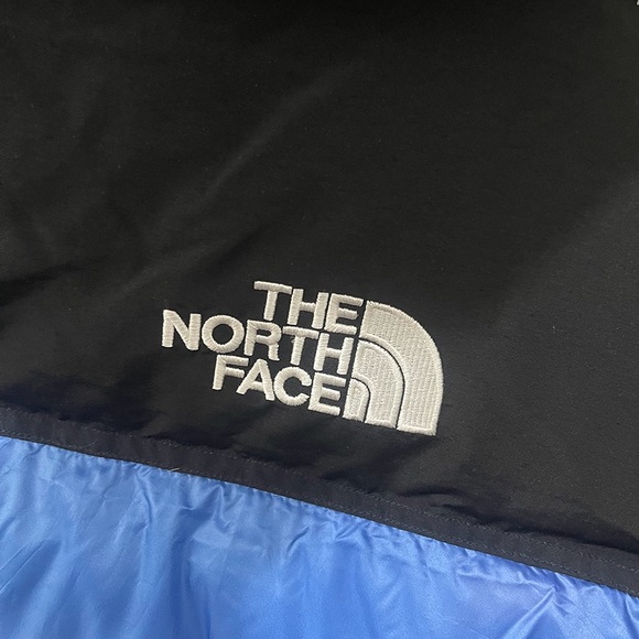 The North Face Black and Blue Puffer Jacket - Picture 9 of 15